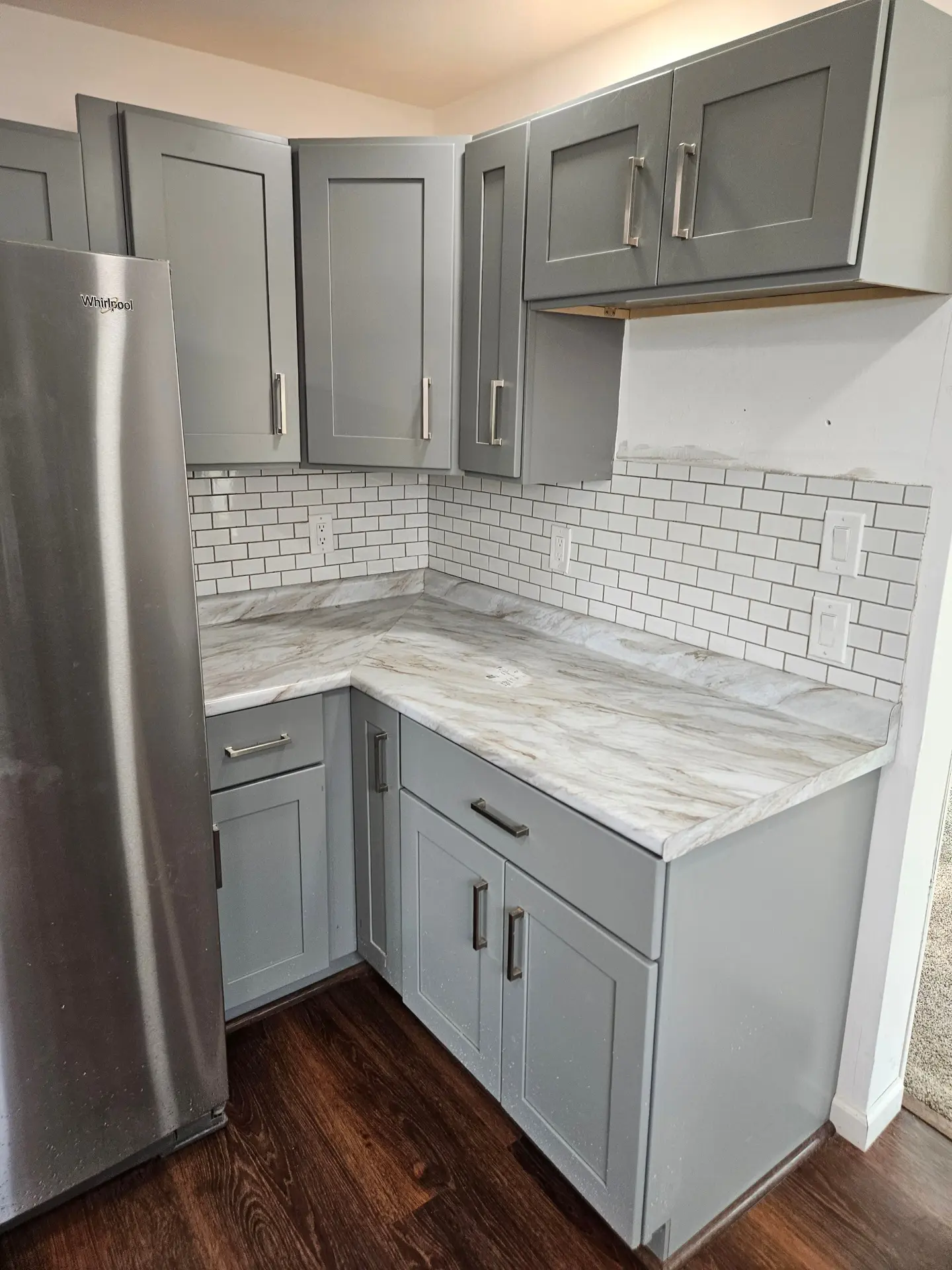 Quartz counters & corner build-out